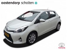 Toyota Yaris - 1.5 Full Hybrid Design / Navigatie / Parkeersensoren / Bluetooth / Parkeercamera / Li