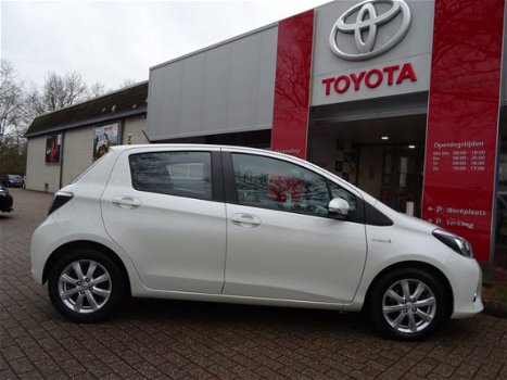 Toyota Yaris - 1.5 Full Hybrid Design / Navigatie / Parkeersensoren / Bluetooth / Parkeercamera / Li - 1