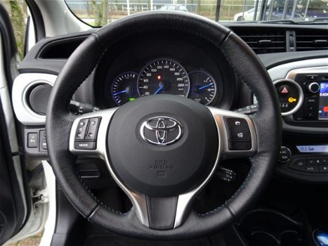 Toyota Yaris - 1.5 Full Hybrid Design / Navigatie / Parkeersensoren / Bluetooth / Parkeercamera / Li - 1
