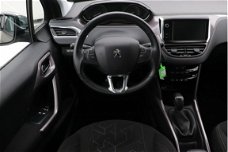 Peugeot 2008 - 1.2 PureTech Style Navigatie, Trekhaak, Rijklaarprijs