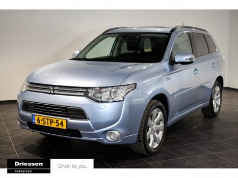 Mitsubishi Outlander - 2.0 PHEV Instyle (Trekhaak afneembaar - Navigatie) - 1