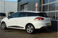 Renault Clio Estate - 0.9 TCe Night&Day (90pk) Navi/ Airco/ Cruise/ Elek. pakket/ Isofix/ Bluetooth/ - 1 - Thumbnail