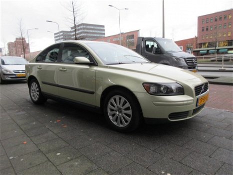 Volvo S40 - 2.4 Kinetic Clima - 1