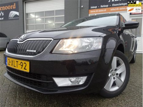 Skoda Octavia Combi - 1.6 TDI Greenline Businessline van 1ste eig. met parkeersensoren en navigatie - 1