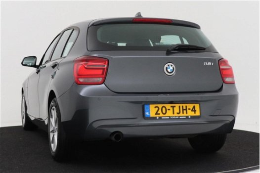 BMW 1-serie - 118i Business Sport | Leer | Sportstoelen | Xenon | Breed scherm - 1