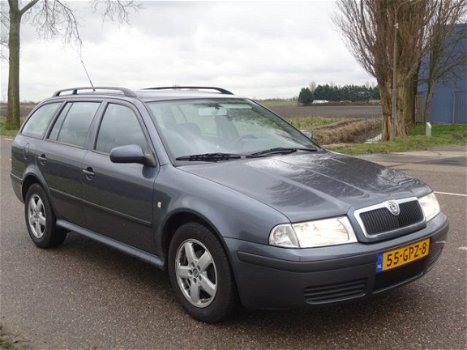 Skoda Octavia Combi - 1.6 COMFORT ECC/TREKHAAK/CRC/LMV - 1