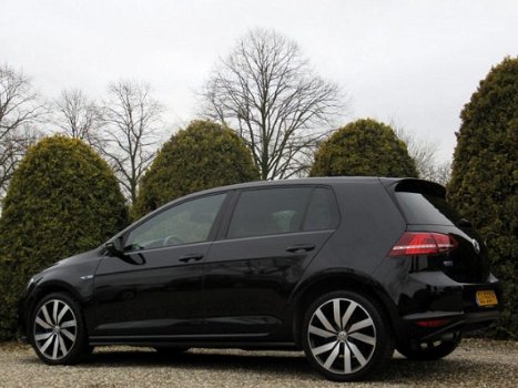 Volkswagen Golf - 1.4 TSI GTE / Navi / 18 inch - 1