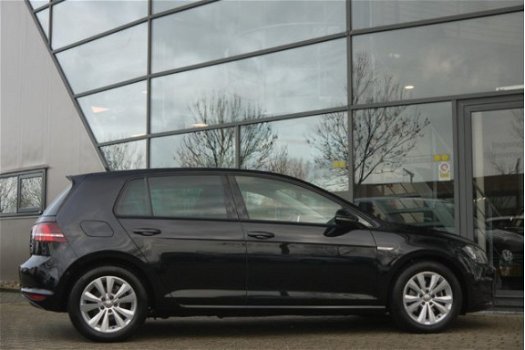 Volkswagen Golf - 1.6 TDI Highline BlueMotion NL-Auto Led/nav/climate - 1