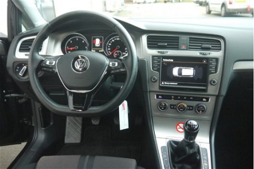 Volkswagen Golf - 1.6 TDI Highline BlueMotion NL-Auto Led/nav/climate - 1