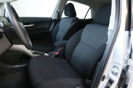 Toyota Auris - 1.8 Full Hybrid Dynamic | Navigatie | Parkeer camera | Lm Velgen | Trekhaak | Cruise - 1