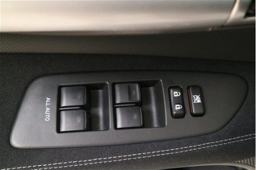 Toyota Auris - 1.8 Full Hybrid Dynamic | Navigatie | Parkeer camera | Lm Velgen | Trekhaak | Cruise - 1