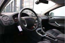 Ford Mondeo - 1.6 EcoBoost Platinum / Schuif-kantel dak / Navigatie