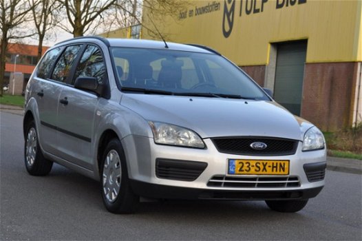 Ford Focus Wagon - 1.6 TDCI Trend AIRCO/CRUISE NETTE AUTO - 1