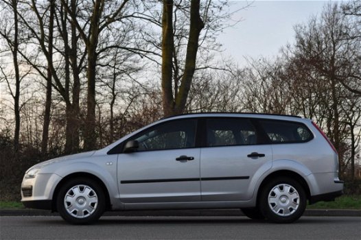 Ford Focus Wagon - 1.6 TDCI Trend AIRCO/CRUISE NETTE AUTO - 1