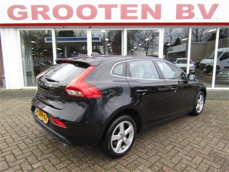 Volvo V40 - 2.0 D4 Momentum Business - 1