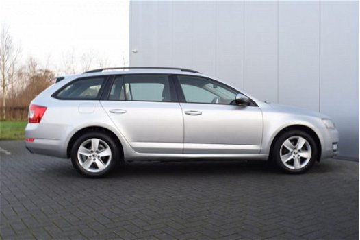 Skoda Octavia Combi - 1.6 TDI Greenline Businessline Navi Ecc Cruise Pdc - 1