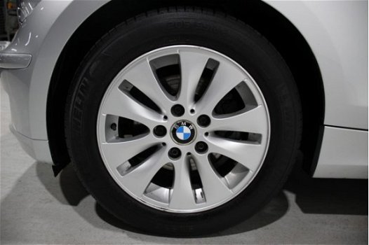 BMW 1-serie - 118i Business Line 143 pk, Airco, Cruise, Multifunctioneel stuur, Regensensor, NL auto - 1