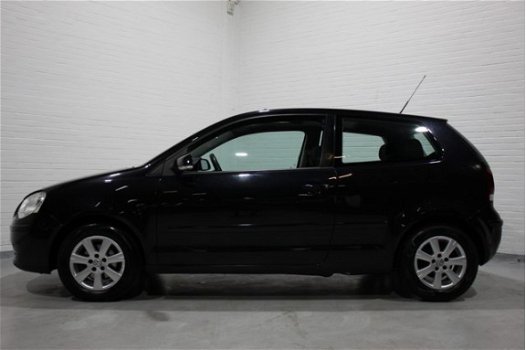 Volkswagen Polo - 1.4-16V Trendline 75 pk Airco, Glazen schuif-/kanteldak, Radio, Elektrisch Pakket - 1