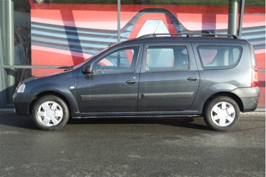 Dacia Logan MCV - 1.6-16V Lauréate AIRCO /RADIO CD /TREKHAAK / - 1