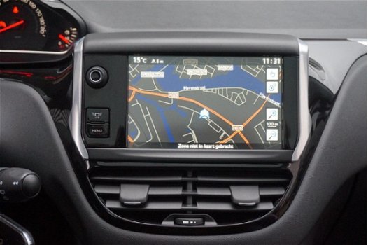 Peugeot 208 - 1.2 e-VTi Automaat 82PK 5-DEURS Active Panoramadak/ Navigatie - 1
