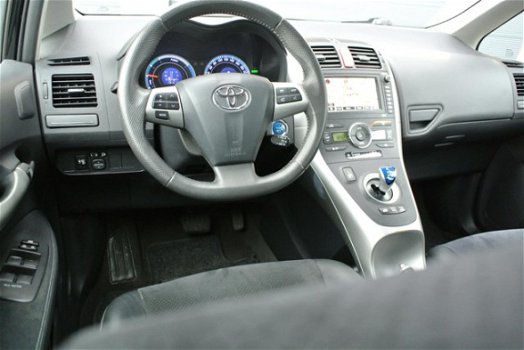 Toyota Auris - 1.8 Full Hybrid AUT Exec - 1