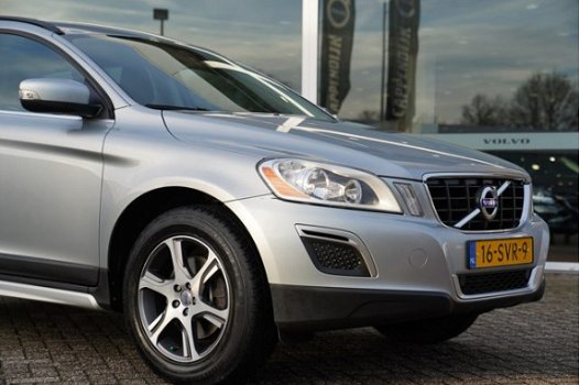 Volvo XC60 - D5 AWD MOMENTUM GEARTRONIC STYLING - 1