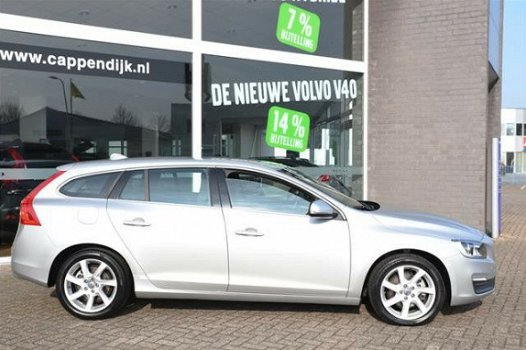 Volvo V60 - D2 MOMENTUM POWERSHIFT - 1