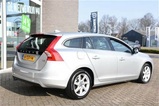 Volvo V60 - D2 MOMENTUM POWERSHIFT - 1