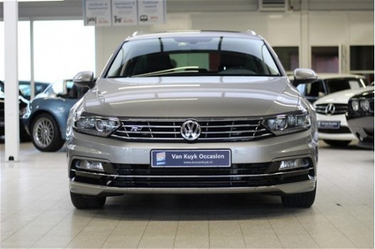 Volkswagen Passat Variant - 2.0 TDI 150PK BMT Business Edition R NAVIGATIE / LED / VIRTUAL DISPLAY/ - 1