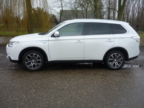 Mitsubishi Outlander - 2.0 PHEV Instyle X-Line - 1