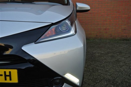 Toyota Aygo - 1.0 VVT-i x-play Rijklaarprijs - 1