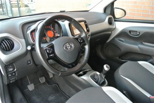 Toyota Aygo - 1.0 VVT-i x-play Rijklaarprijs - 1