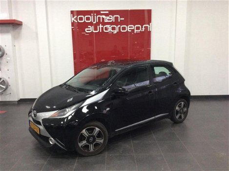 Toyota Aygo - 1.0 VVT-i 69pk 5D x-clusiv + Navigatie - 1