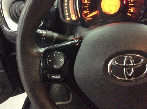 Toyota Aygo - 1.0 VVT-i 69pk 5D x-clusiv + Navigatie - 1