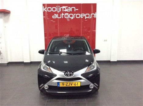 Toyota Aygo - 1.0 VVT-i 69pk 5D x-clusiv + Navigatie - 1