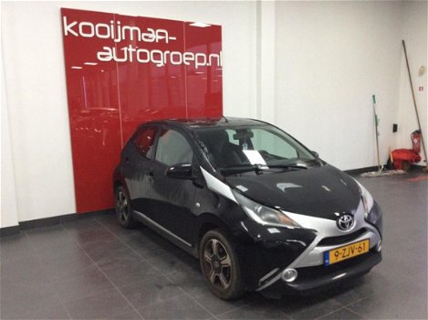 Toyota Aygo - 1.0 VVT-i 69pk 5D x-clusiv + Navigatie - 1