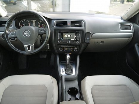 Volkswagen Jetta - 2.0 TSI 200pk Automaat Highline*Navigatie - 1