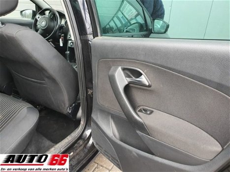 Volkswagen Polo - 1.6 TDI Highline met AIRCO en NIEUWE APK - 1