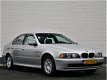 BMW 5-serie - 520i Automaat/Cruise/Airco/Bijtellingsvriendelijk - 1 - Thumbnail