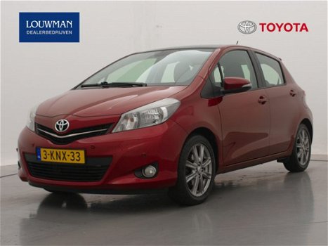 Toyota Yaris - 1.3 VVT-i Dynamic | Navigatie | Panorama | Trekhaak - 1