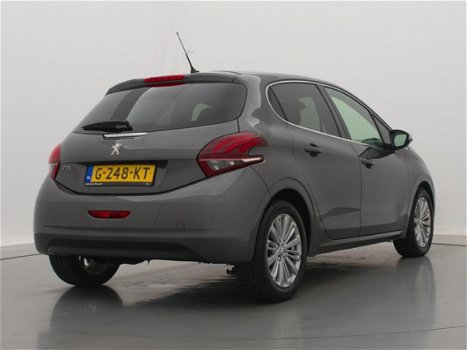 Peugeot 208 - 1.2 82pk Allure | Navigatie | Climate Control | Achteruitrijcamera | Donker getint gla - 1