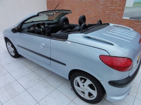 Peugeot 206 CC - 1.6-16V Radio C/D Lederen bekleding Nette 206 CC / Betreft een meeneem prijs - 1