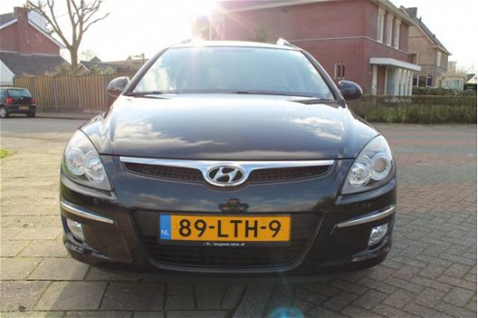 Hyundai i30 CW - 1.6i Blue Dynamic // 1e EIGENAAR // LEDER // CLIMA // - 1