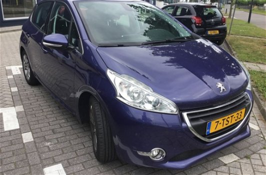 Peugeot 208 - 1.6 e-HDi Style *NAVI+PDC+ECC+CRUISE - 1