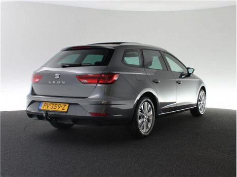 Seat Leon ST - 1.6 TDI DSG Style Business Intense | Automaat | Panoramadak | Full Led | Trekhaak | S - 1