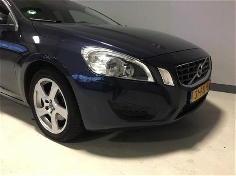 Volvo S60 - 1.6 T4 Momentum Automaat, Navi, Leer, Pdc - 1