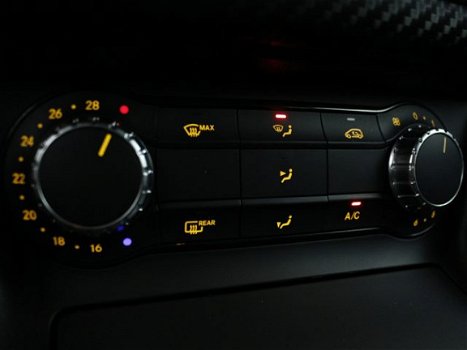 Mercedes-Benz A-klasse - 180 AMG | Navigatie | Diamant grill | Licht metalen velgen - 1