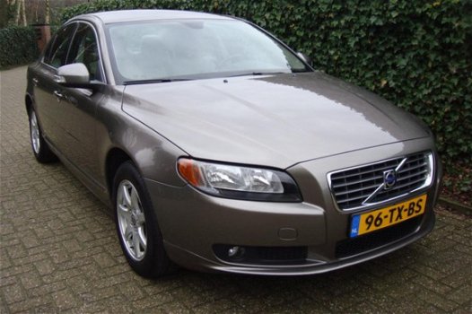 Volvo S80 - 2.5 T Momentum , Nieuwstaat Ned auto, Leder, Navi, Stoelverw, Airco, Nap, Nwe distributi - 1