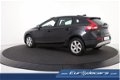 Volvo V40 Cross Country - 1.6 D2 Momentum *Navigatie*Panoramadak - 1 - Thumbnail