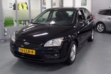 Ford Focus - 1.6-16V Ambiente 5 deurs, Airco, Navigatie, Trekhaak. Prijs incl APK